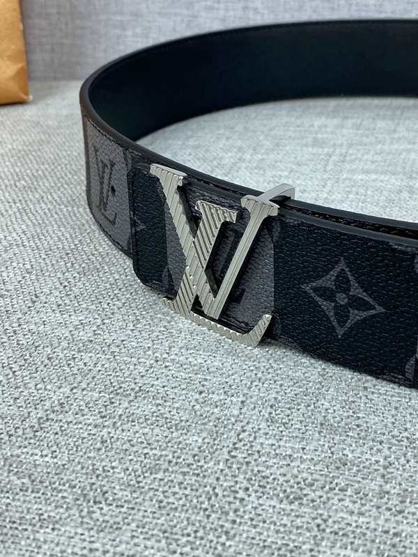 激安ルイヴィトンベルト背面デザイン